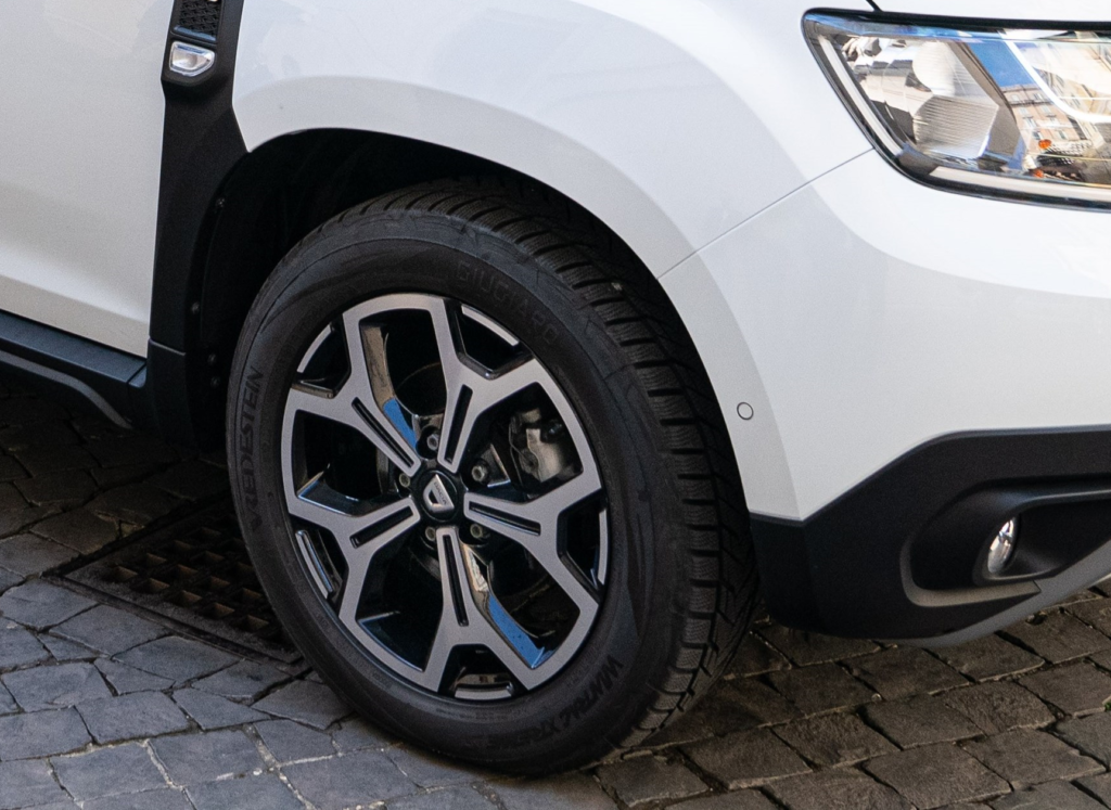 Papa Francesco Dacia Duster 4x4 Vredestein Wintrac Xtreme S recensioni