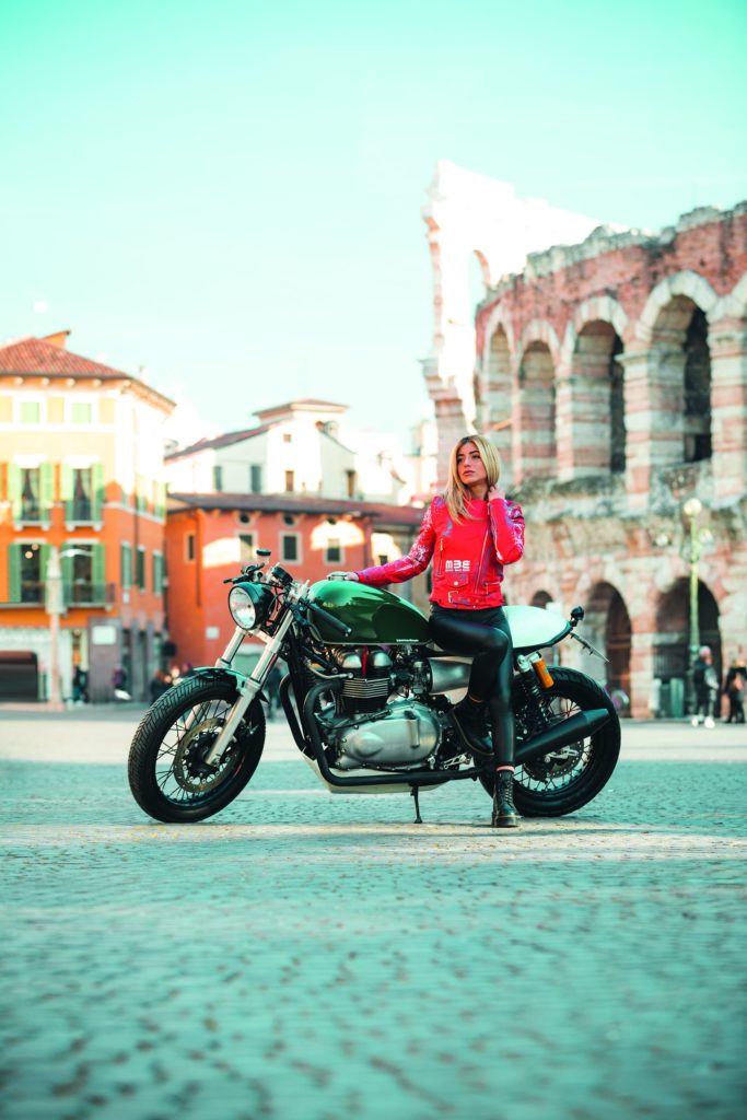 Motor Bike Expo casco rosso 