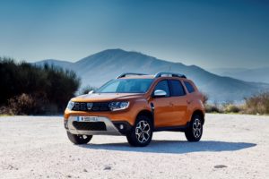Trofei What Car? 2020 Renault Zoe Alpine A110, Dacia Duster Sandero