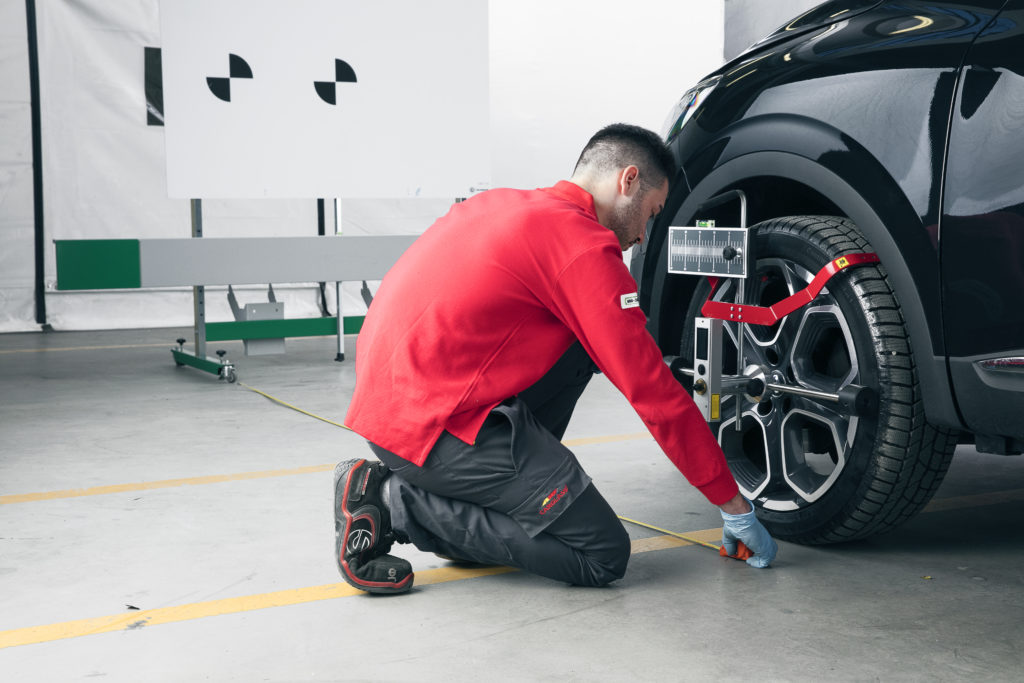 Carglass corretta ricalibratura parabrezza tecnici telecamere ADAS