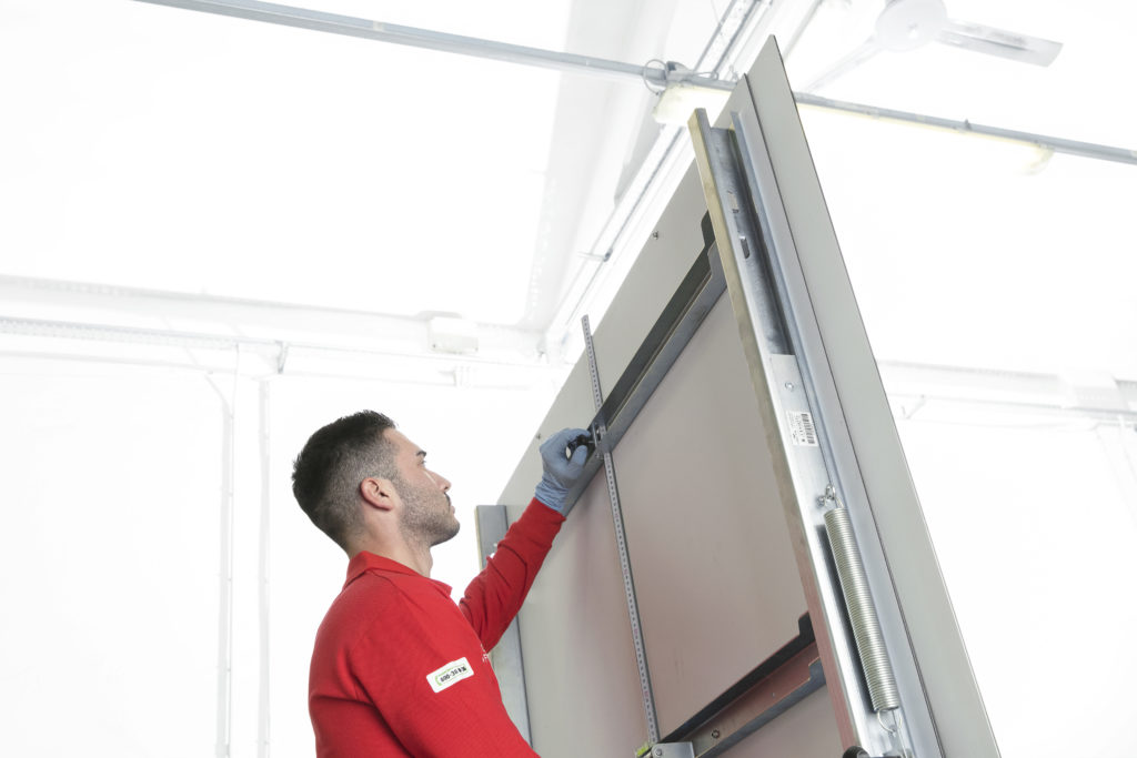 Carglass corretta ricalibratura parabrezza tecnici telecamere ADAS