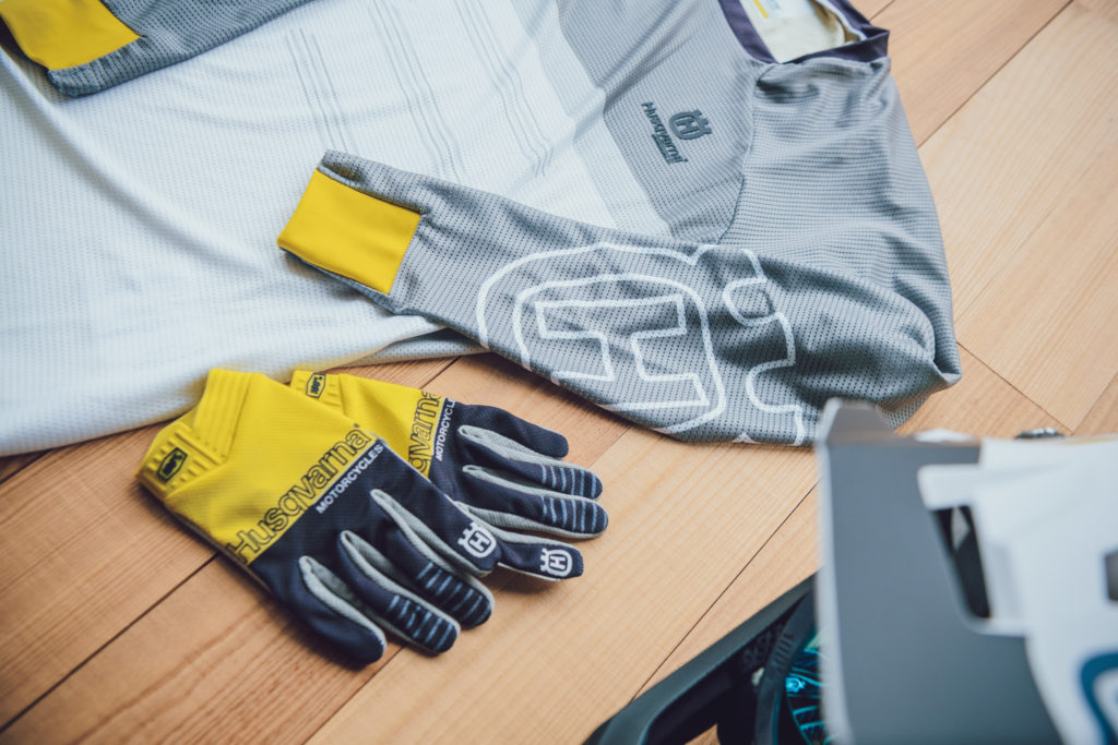 Husqvarna lancia la nuova collezione 2020 di abbigliamento tecnico off-road