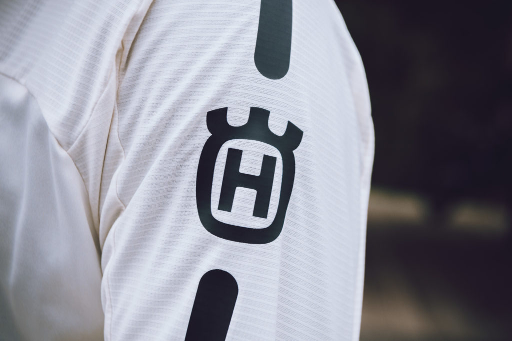 Husqvarna lancia la nuova collezione 2020 di abbigliamento tecnico off-road