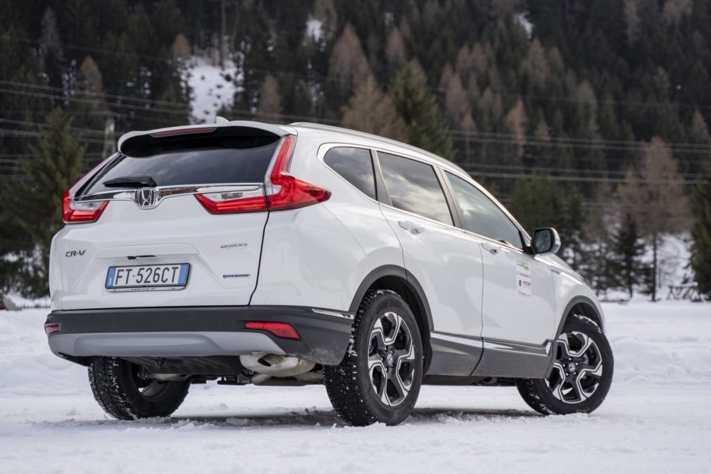 Come guidare su neve e ghiaccio