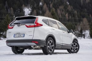 Come guidare su neve e ghiaccio