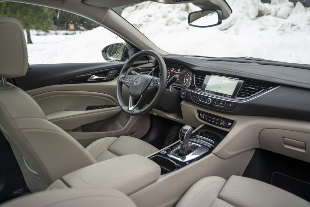 Come guidare su neve e ghiaccio