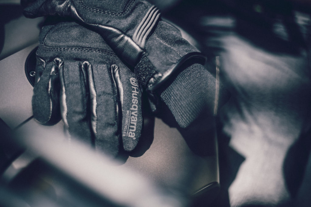 Husqvarna presenta la collezione di abbigliamento tecnico street 2020