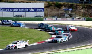 San Valentino: idee regalo per chi ama i motori circuiti smartbox uomo