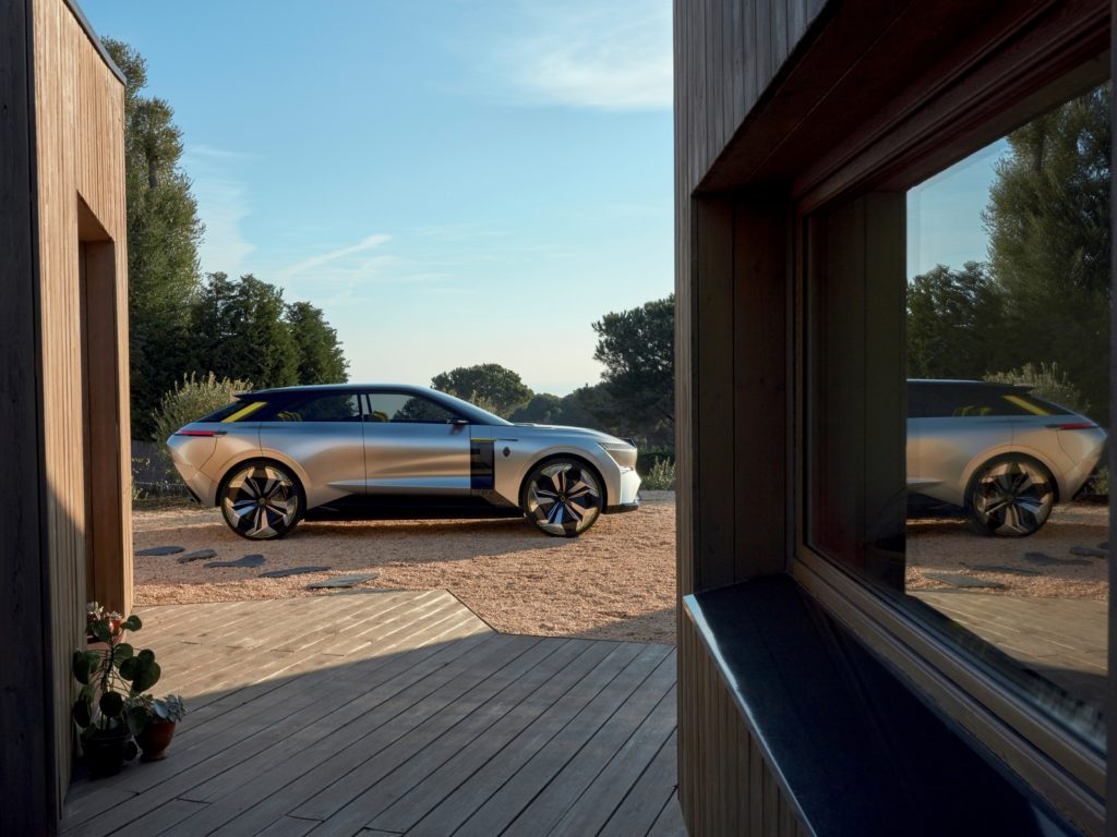 Renault Morphoz svela la sua concept car elettrica Morphoz