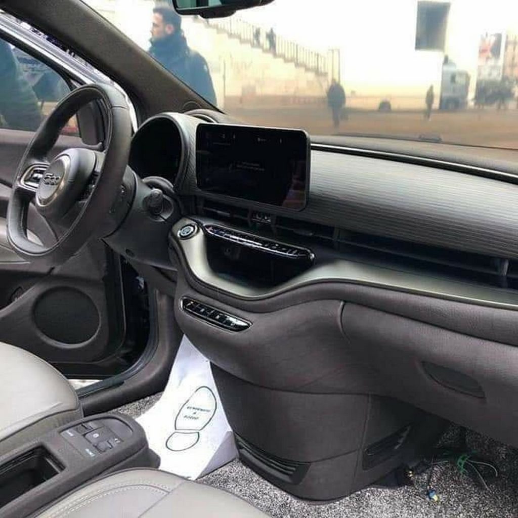 nuova fiat 500 elettrica FCA full electric prezzo autonomia