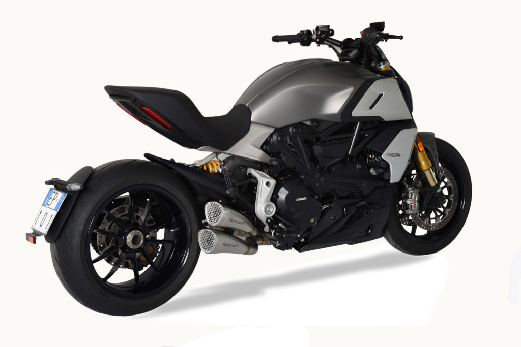 Scarichi Ducati Diavel 1260 HP Corse presenta Hydroform Short R