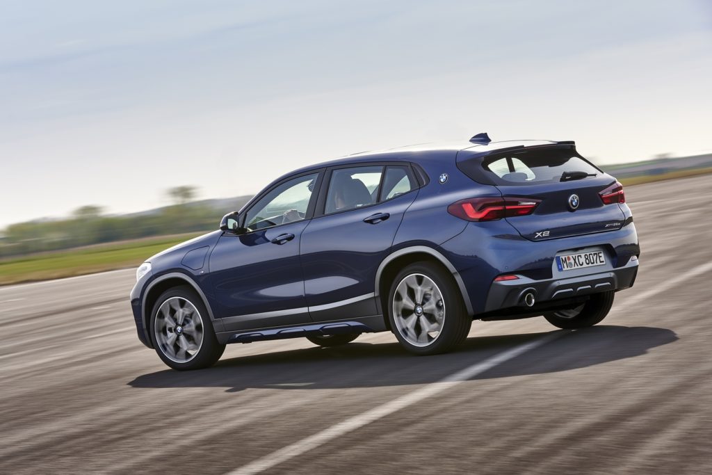 nuova BMW X2 xDrive25e Sports Activity Coupé con trazione ibrida plug-in