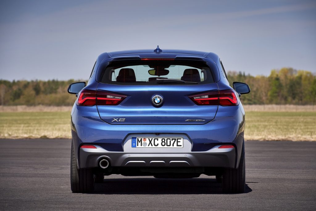 nuova BMW X2 xDrive25e Sports Activity Coupé con trazione ibrida plug-in
