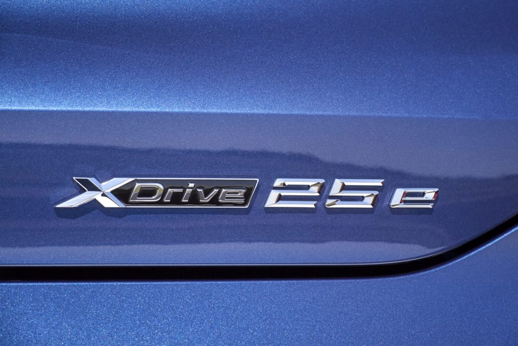 nuova BMW X2 xDrive25e Sports Activity Coupé con trazione ibrida plug-in