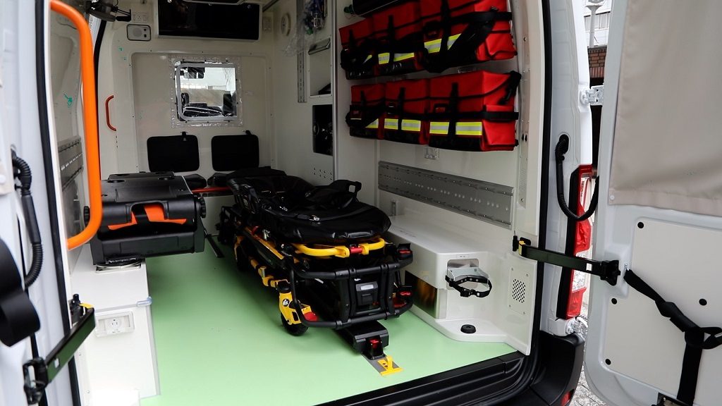 ambulanza nissan zero emissioni