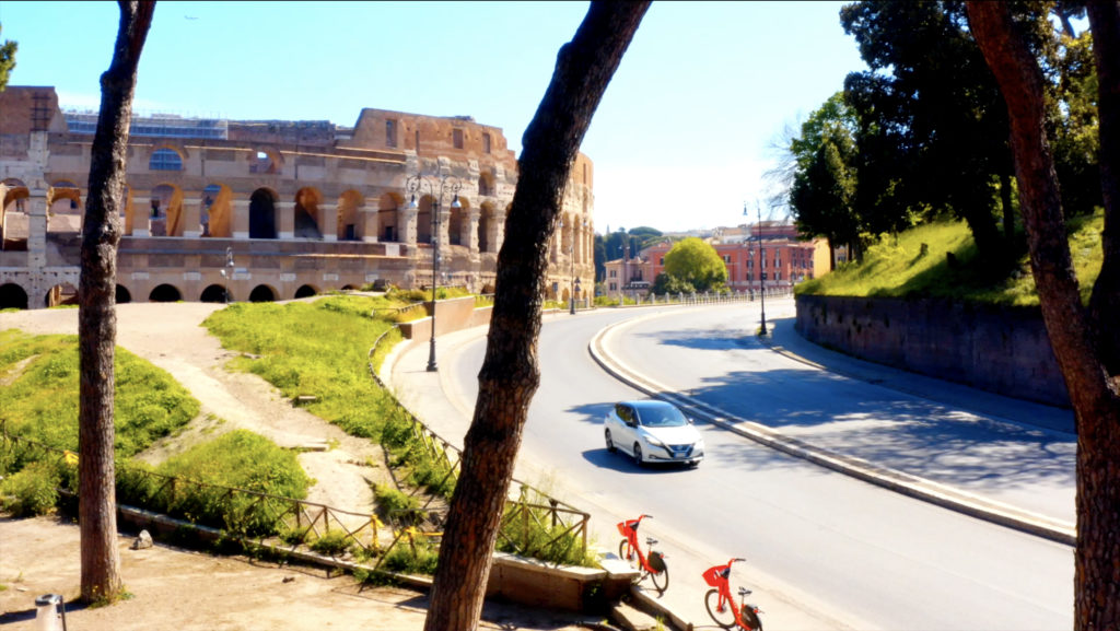 Nissan Leaf 100% elettrica zero emissioni, zero rumore, sempre in movimento