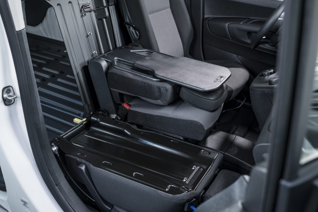 Toyota ProAce City nuovo prezzo dimensioni caratteristiche quanto costa