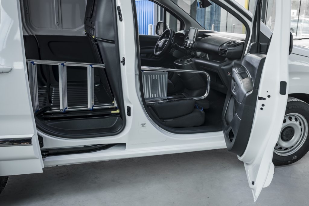 Toyota ProAce City nuovo prezzo dimensioni caratteristiche quanto costa