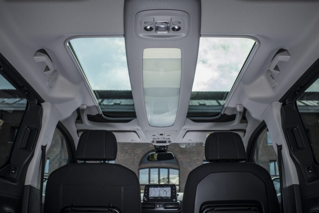 Toyota ProAce City nuovo prezzo dimensioni caratteristiche quanto costa