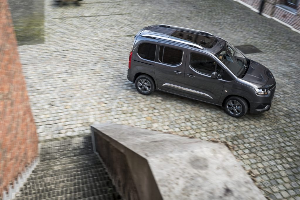 Toyota ProAce City nuovo prezzo dimensioni caratteristiche quanto costa