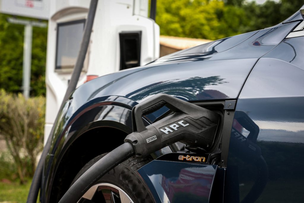 Audi e-tron Bridge mobilità elettrica noleggio a lungo termine