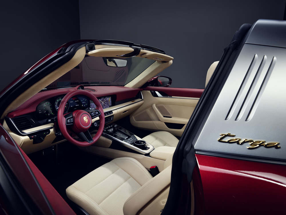 Omaggio alla tradizione: la 911 Targa 4S Heritage Design Edition