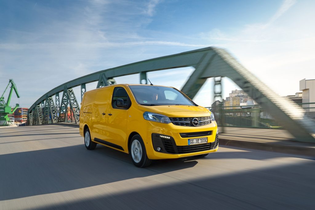 Opel Vivaro-e elettrico prezzo costo quanto costa italia € 32.600 euro