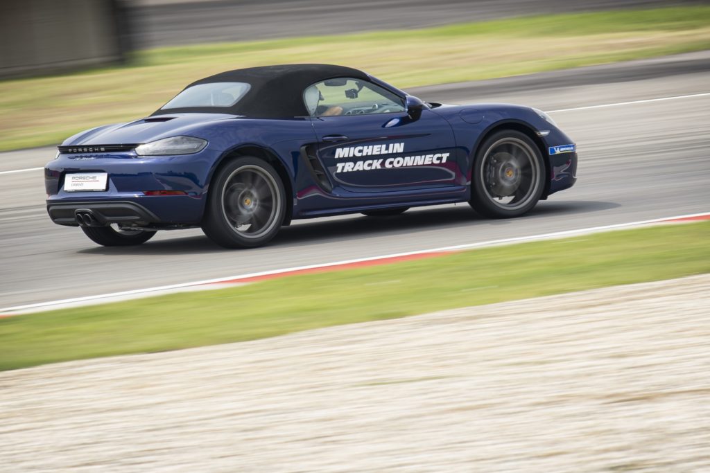 #MichelinCupExperience Michelin Pilot Sport Cup 2 R Track Connect