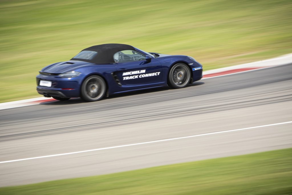 #MichelinCupExperience Michelin Pilot Sport Cup 2 R Track Connect