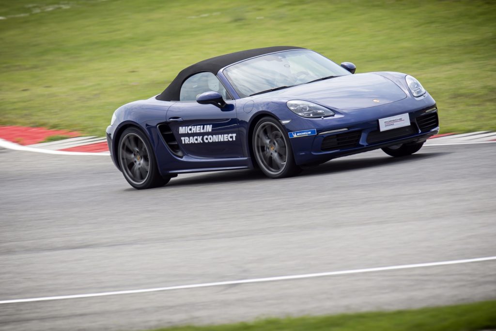 #MichelinCupExperience Michelin Pilot Sport Cup 2 R Track Connect