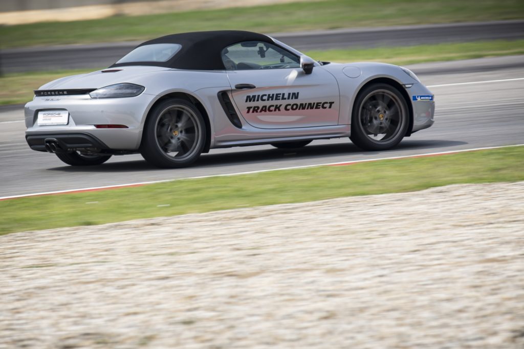 #MichelinCupExperience Michelin Pilot Sport Cup 2 R Track Connect