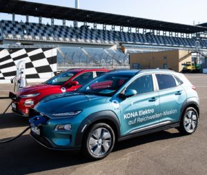 Hyundai Kona Electric autonomia record 1.026 km carica quanti km 