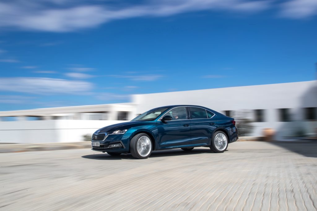 Nuova Skoda Octavia hybrid ibrida motorizzazioni prezzi allestimenti