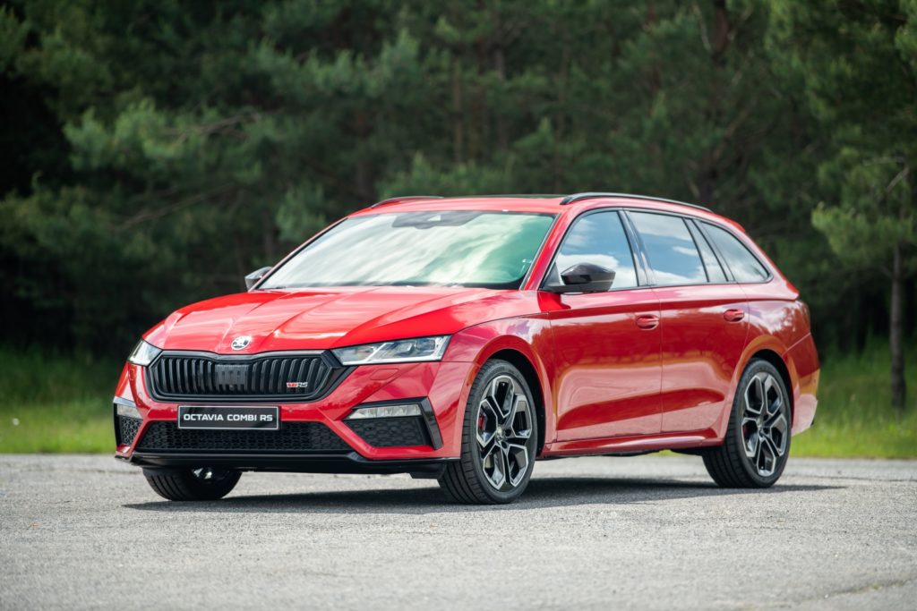 Nuova Skoda Octavia hybrid ibrida motorizzazioni prezzi allestimenti