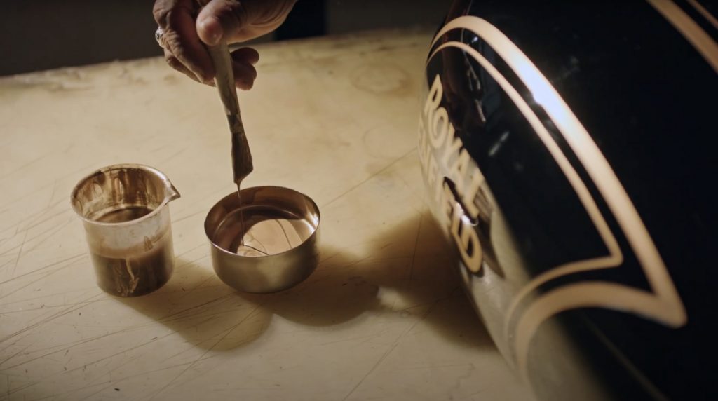 Classic Tribute Black Royal Enfield Moto da collezione