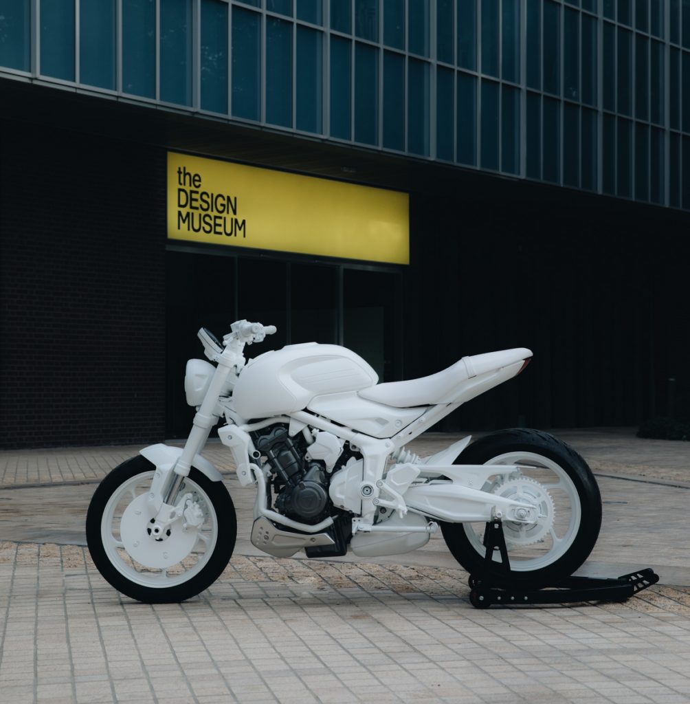 Con Trident Design Prototype Triumph anticipa lo stile della futura roadster di media cilindrata
