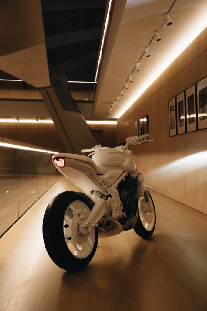 Con Trident Design Prototype Triumph anticipa lo stile della futura roadster di media cilindrata