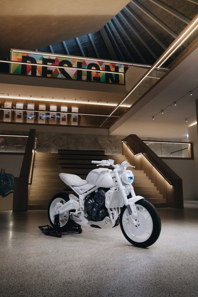 Con Trident Design Prototype Triumph anticipa lo stile della futura roadster di media cilindrata