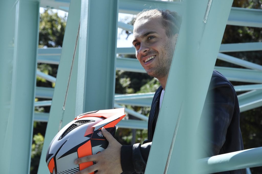 Airoh TRR S: la scelta migliore per un rider moderno casco