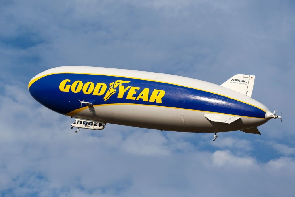 Goodyear 24 Ore di Le Mans dirigibile blimp lmp2 pneumatici gomme