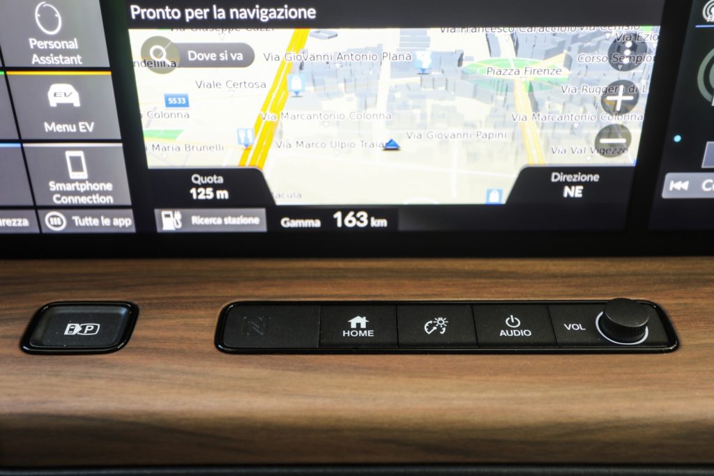 test delle auto elettriche Safe-Drive renault zoe peugeot e-208 Honda e