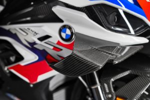 BMW M 1000 RR nuova 212 cv cavalli potenza peso 192 kg chili