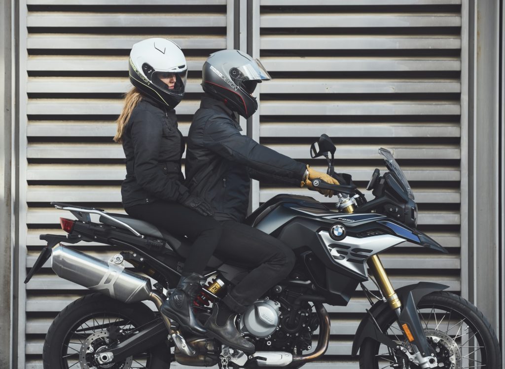 Hornet, il casco integrale che rivoluziona la gamma Momodesign