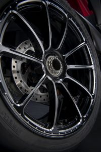 Gli accessori Ducati Performance accendono l’animo sportivo del Diavel 1260