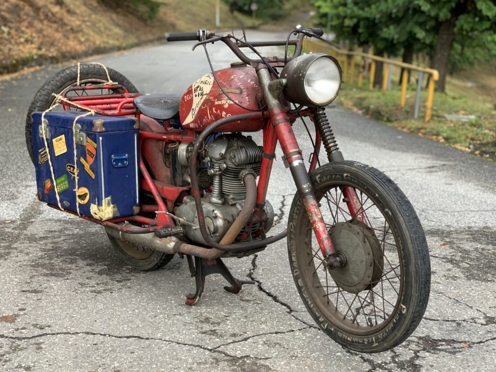 Certificate ASI le Ducati 175 che nel 1957 hanno fatto il giro del Mondo con Leopoldo Tartarini e Giorgio Monetti