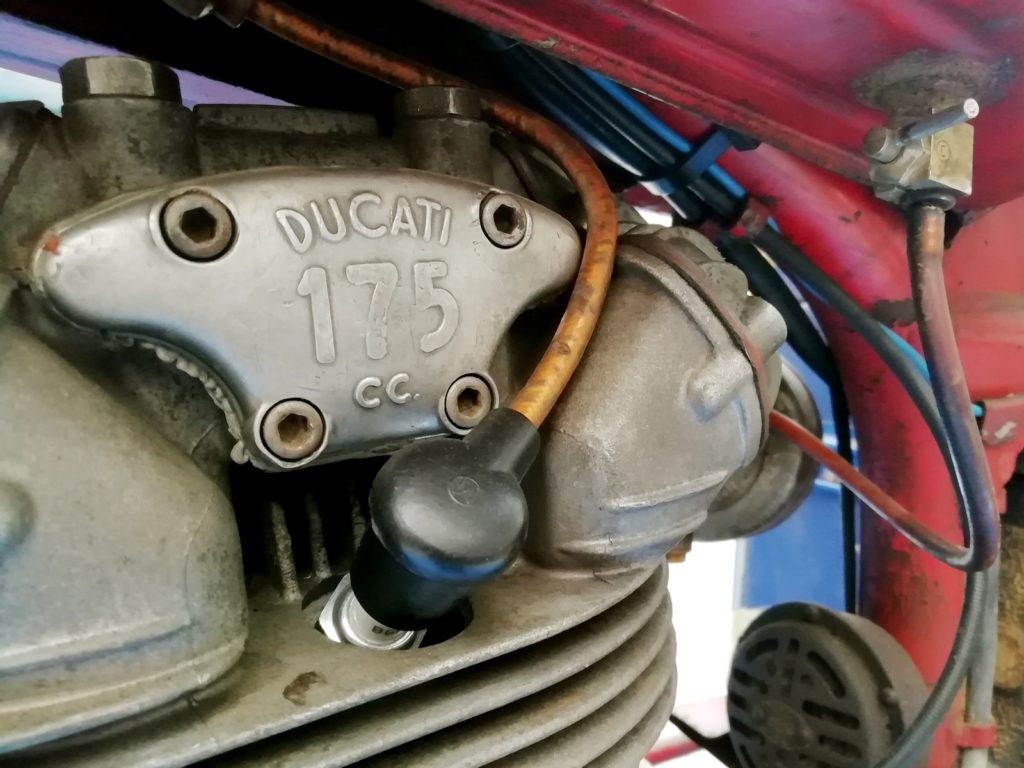 Certificate ASI le Ducati 175 che nel 1957 hanno fatto il giro del Mondo con Leopoldo Tartarini e Giorgio Monetti