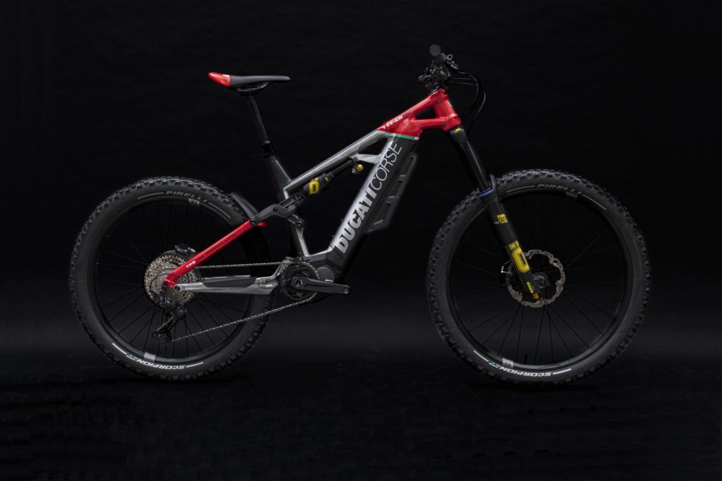 Ducati svela la gamma 2021 di e-MTB e e-bike powered by Thok: TK-01RR, MIG-S, E-SCRAMBLER