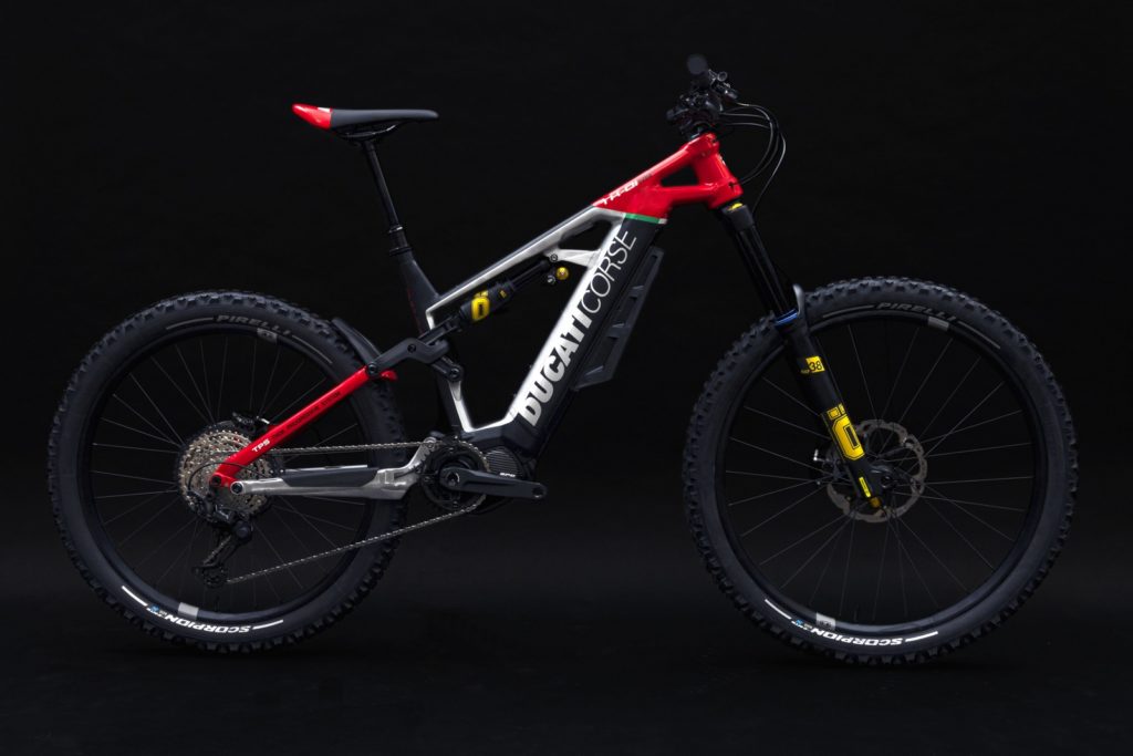 Ducati svela la gamma 2021 di e-MTB e e-bike powered by Thok: TK-01RR, MIG-S, E-SCRAMBLER