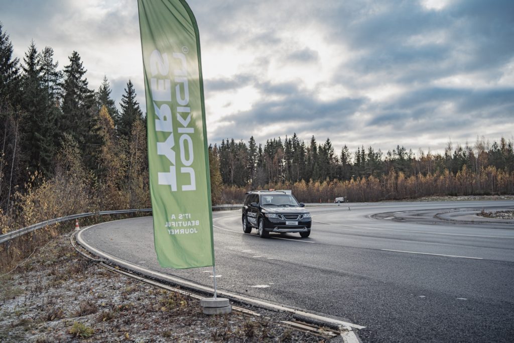 Guinnes World Record Spingere auto miglio Nokian Jussi Kallioniem