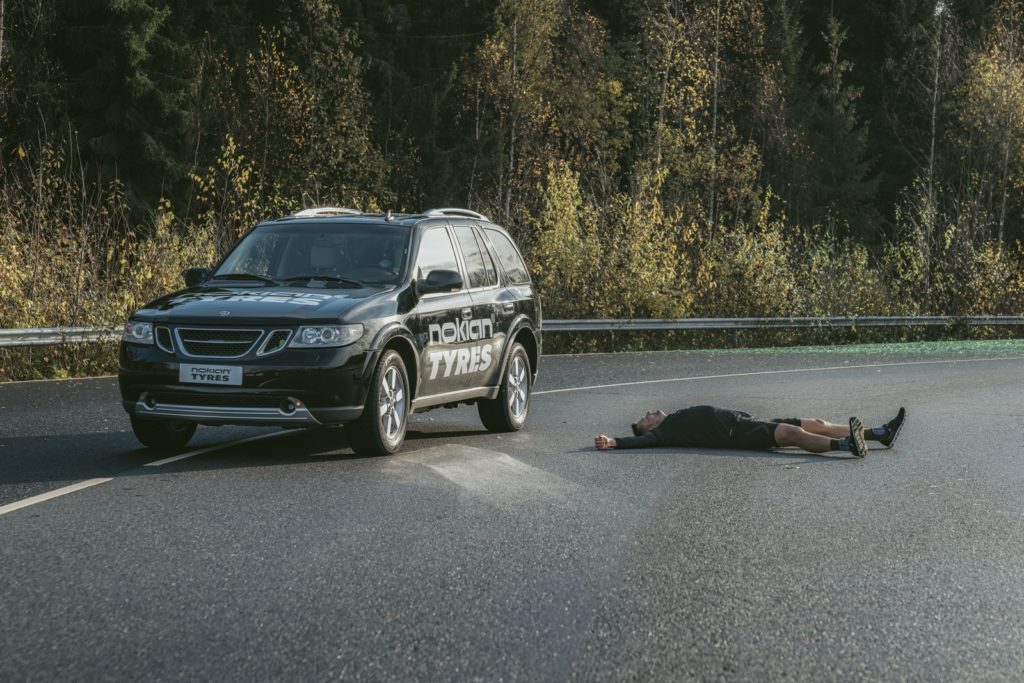 Guinnes World Record Spingere auto miglio Nokian Jussi Kallioniem